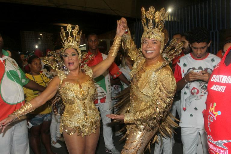 Susana Vieira e David Brazil brilham no desfile da Grande Rio