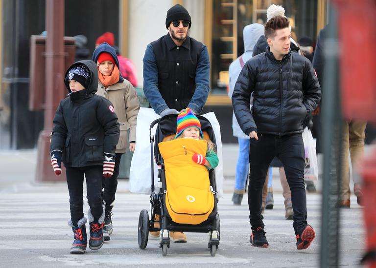 David Beckham passeia com os filhos em Nova York