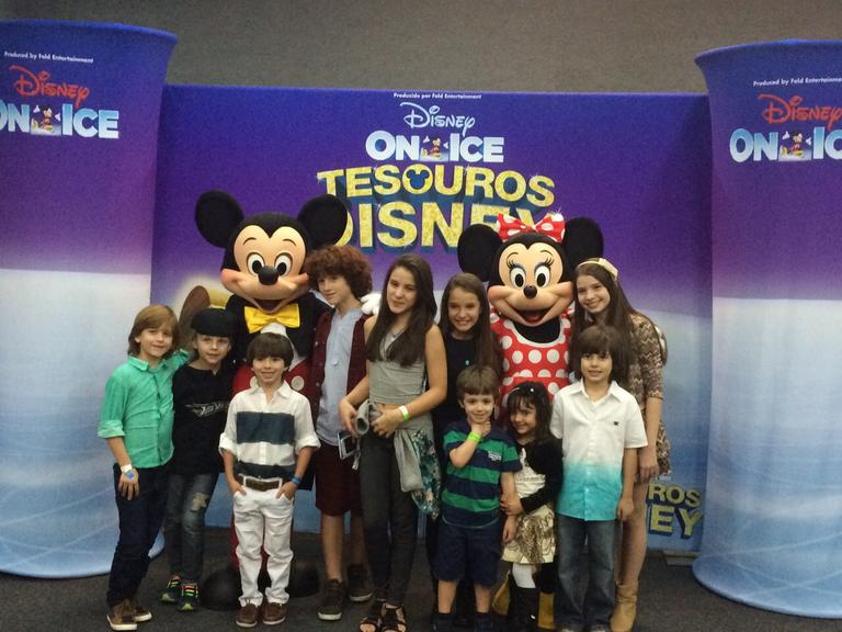 Famosos levam os filhos ao espetáculo Disney On Ice no Rio de Janeiro