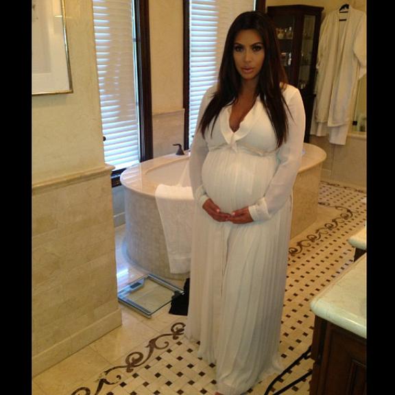 Veja os looks de Kim Kardashian grávida e inspire-se