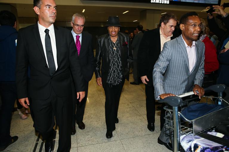Joe Jackson, pai de Michael Jackson, chega ao Brasil para comemorar aniversário