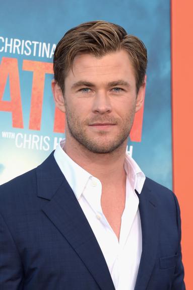 Chris Hemsworth recebe os irmãos em première
