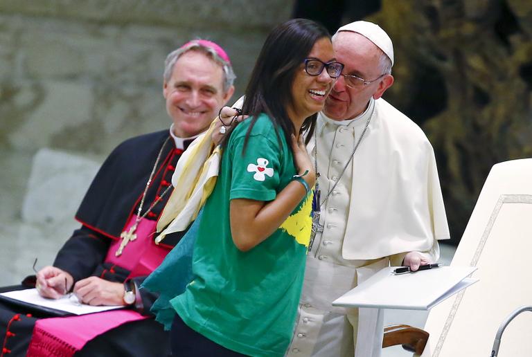 Papa Francisco recebe jovens brasileiros do Movimento Eucarístico Jovem no Vaticano
