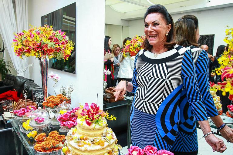 Beth Szafir comemora aniversário em São Paulo