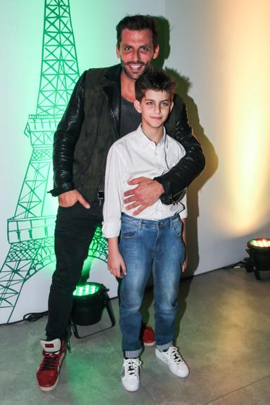 Henri Castelli com o filho, Lucas