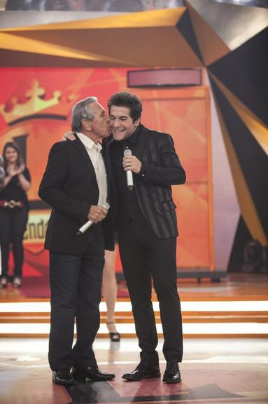 Daniel divide o palco com o pai, José Camillo