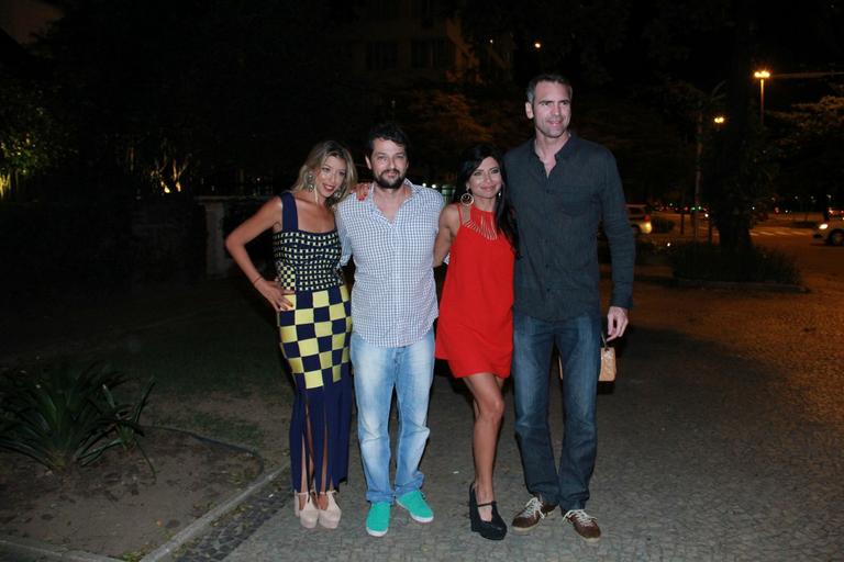 Marcelo Serrado e amigos na festa de Piny Montoro no Rio