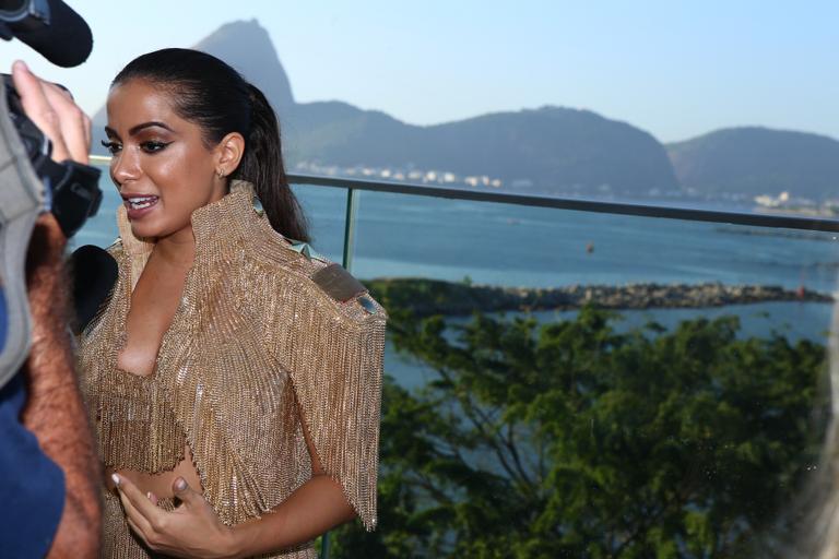 Anitta brilha em estreia do 'Bloco das Poderosas'