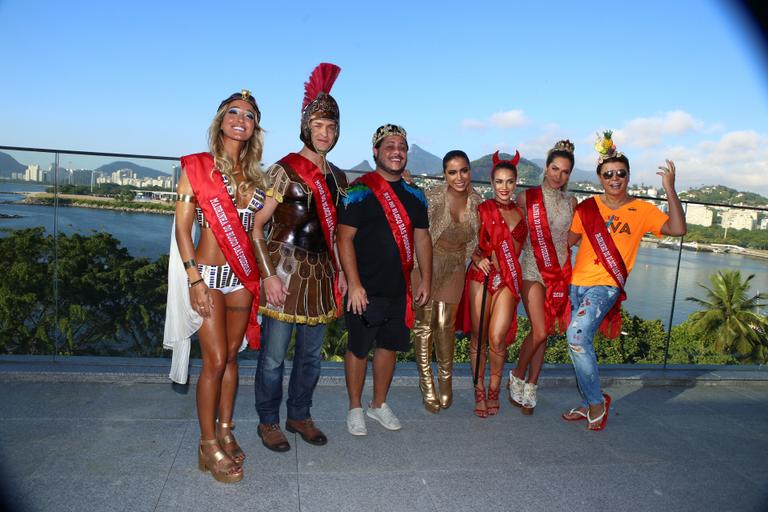 Anitta brilha em estreia do 'Bloco das Poderosas'
