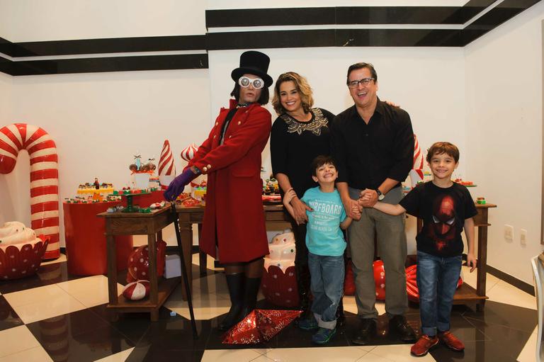 Suzy Rêgo e família prestigiam evento de chocolate em São Paulo