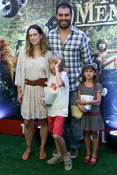 Thiago Lacerda confere novo filme em família