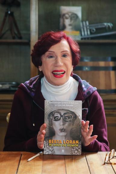 Berta Loran lança seu livro biográfico em SP