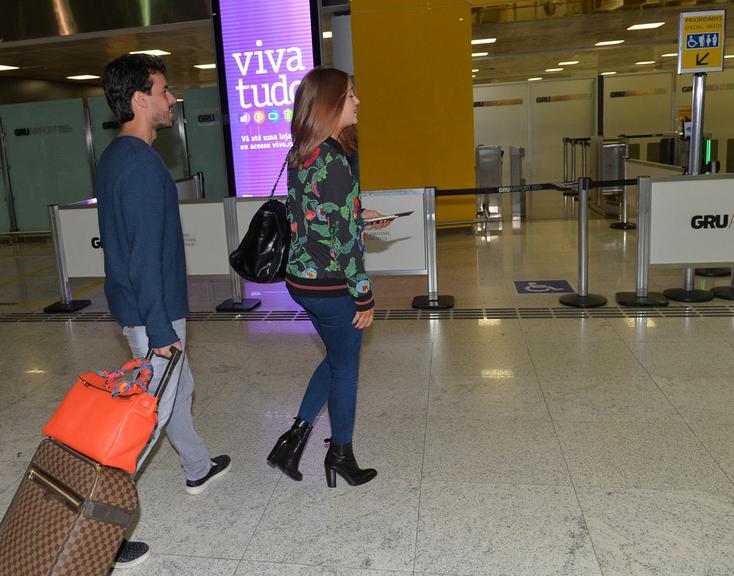 Marina Ruy Barbosa viaja para a Tailândia com o namorado, Xande Negrão