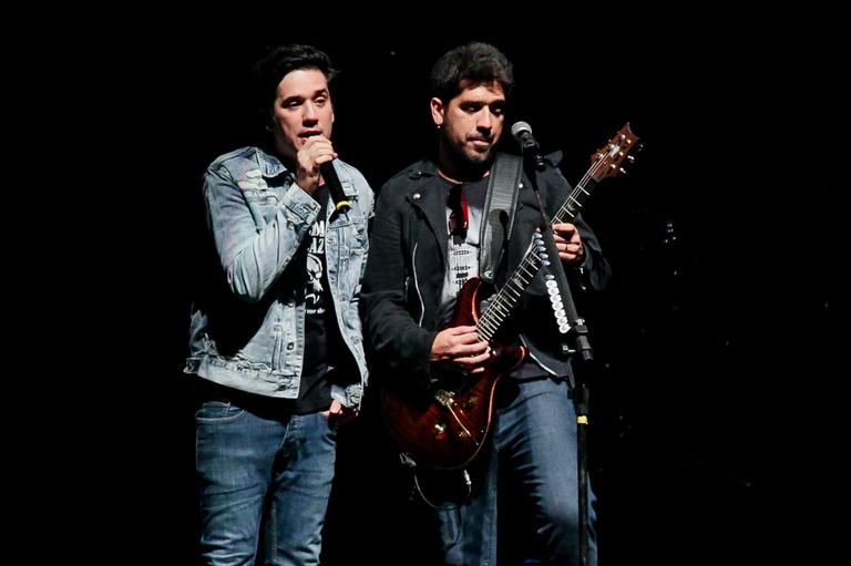Rogério Flausino e Wilson Sideral cantam Cazuza em novo show
