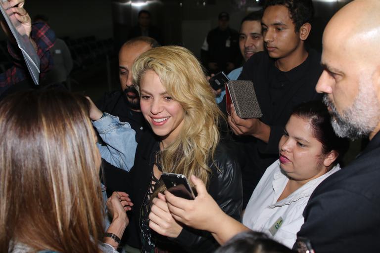 Shakira chega ao Brasil