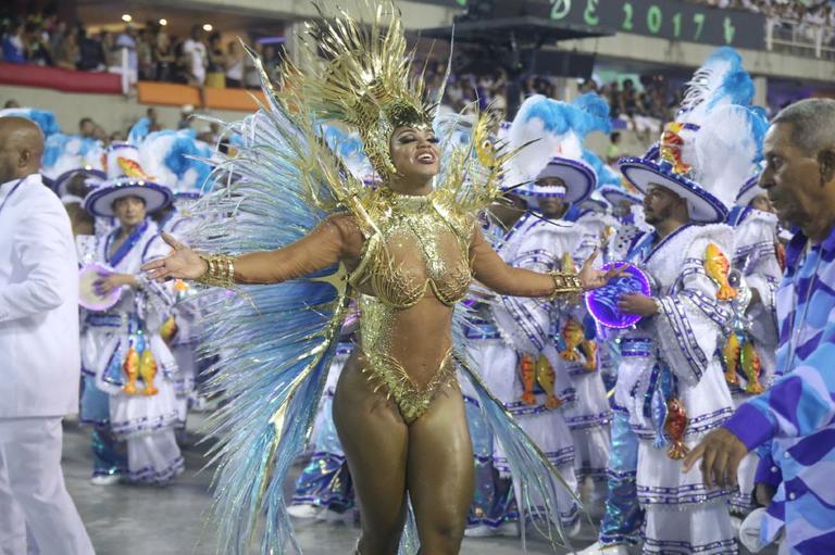 As fantasias mais ousadas do último dia de desfiles no Rio
