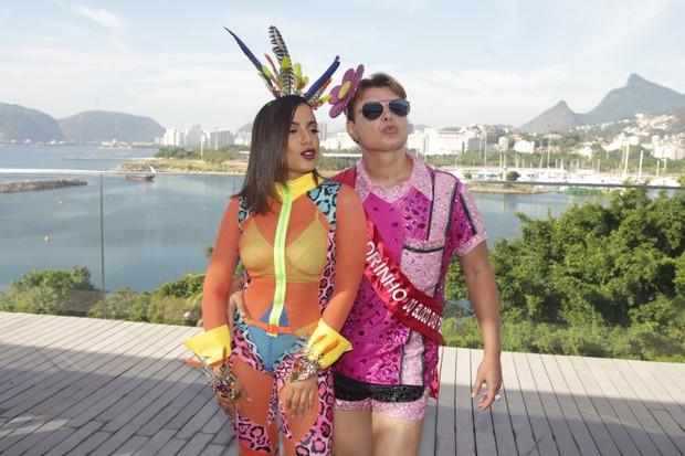 Anitta comanda Bloco das Poderosas no Rio