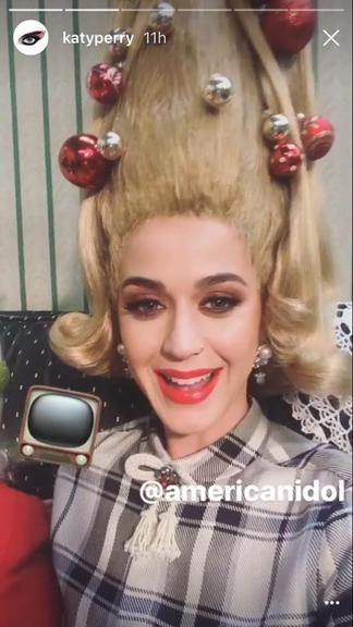 Katy Perry aparece com looks bizarros em gravação