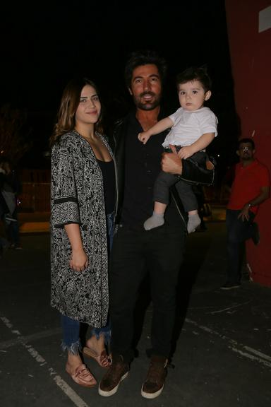 Sandro Pedroso e Jéssica Costa com o herdeiro, Noah