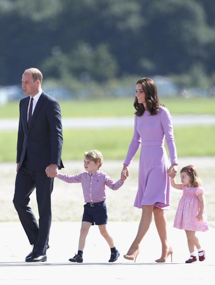 Kate Middleton combina as roupas dos filhos; veja