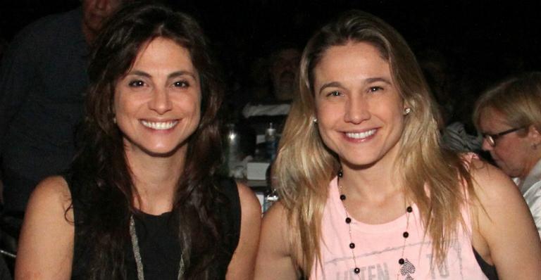 Fernanda Gentil e namorada vão ao show do 'Roupa Nova'