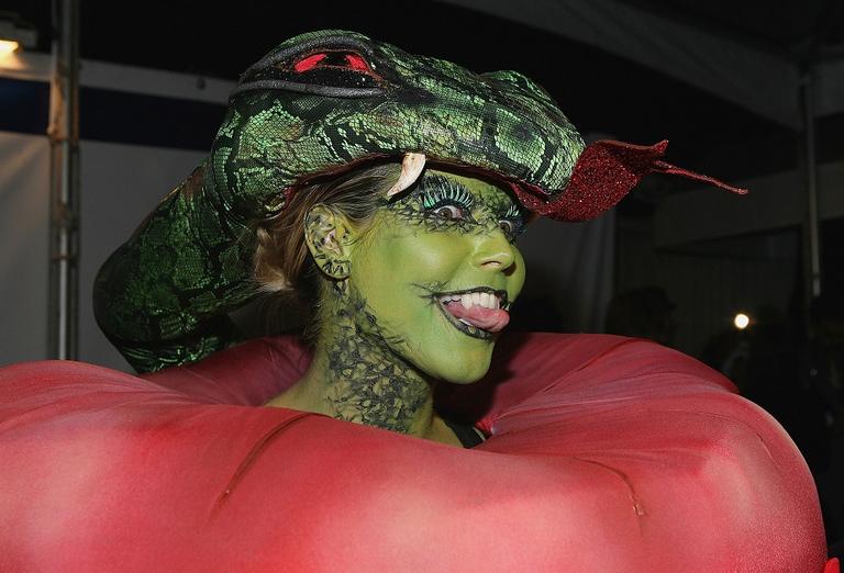Heidi Klum Halloween Party 2006 (02)