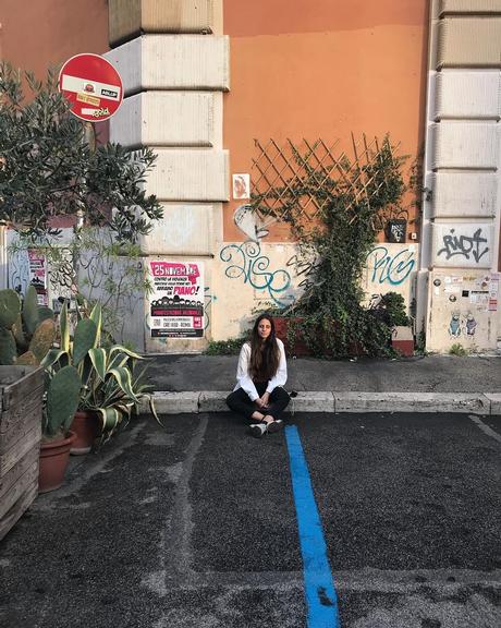 Bruna Linzmeyer viaja com a namorada para a Itália