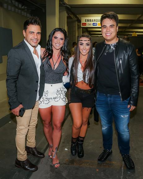 Zezé di Camargo, Graciele Lacerda, Amabylle Eiroa e Igor Camargo assistem show de Bruno Mars