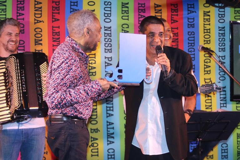 Gilberto Gil recebe prêmio UBC 