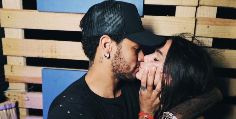 Neymar Jr beija Bruna Marquezine