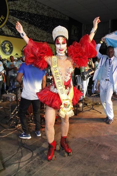 Sabrina Sato é coroada Rainha do Glan Gay 2018