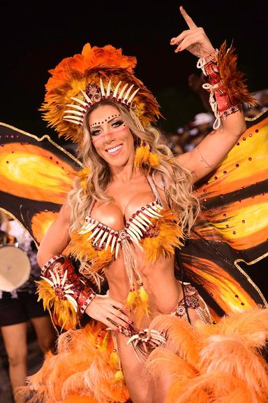 Veja os looks ousados do Carnaval
