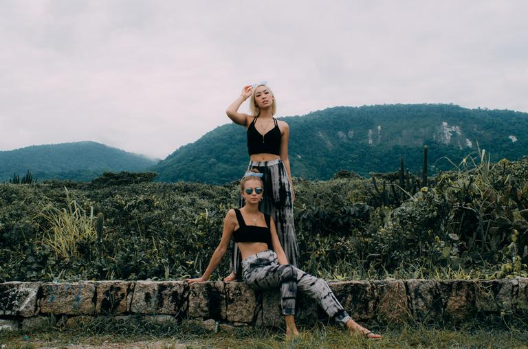 Isabella Scherer e Ana Hikari fazem ensaio fotográfico no Rio de Janeiro