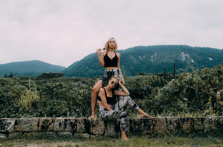 Isabella Scherer e Ana Hikari fazem ensaio fotográfico no Rio de Janeiro