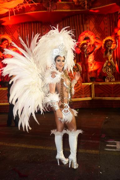 Fantasia de Fernanda Lacerda no desfile da Gaviões da Fiel