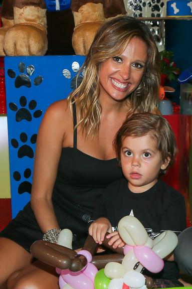 Luisa Mell e Gilberto Zaborowsky comemoram os 3 anos do filho Enzo