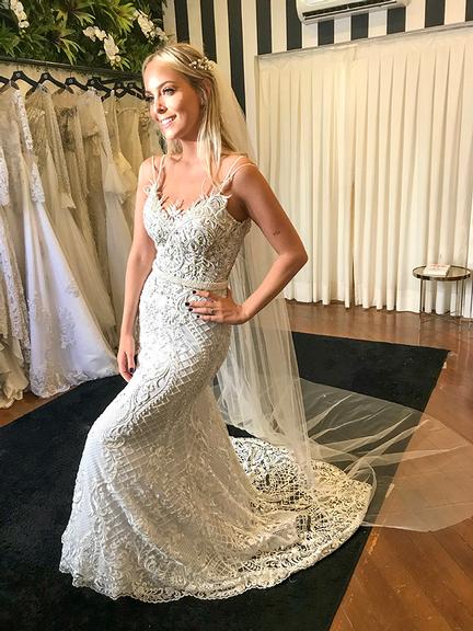 Estilista revela detalhes do vestido de noiva de Tata Estaniecki
