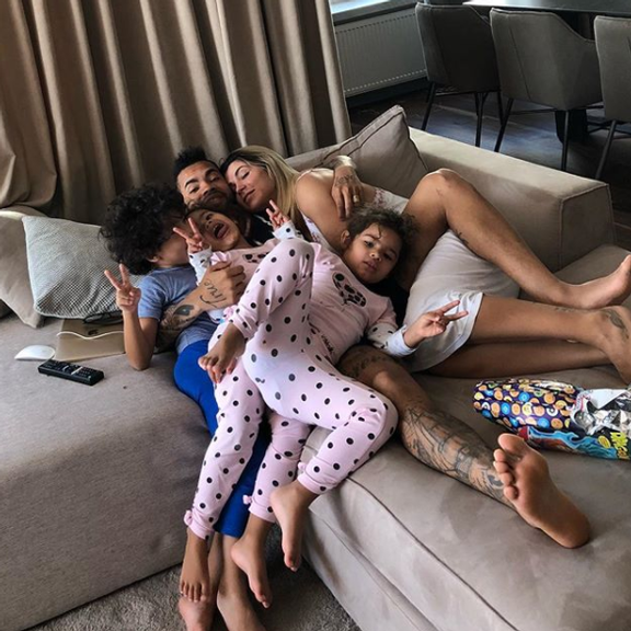 Dentinho, Dani Souza e os filhos