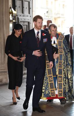 Meghan Markle e os príncipes Harry e William participam de missa na Abadia de Westminster