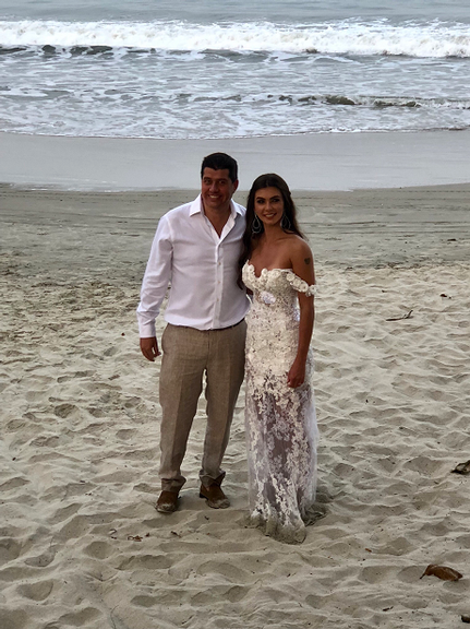 Leticia Datena e Rodrigo Norambuena se casam no Guarujá 
