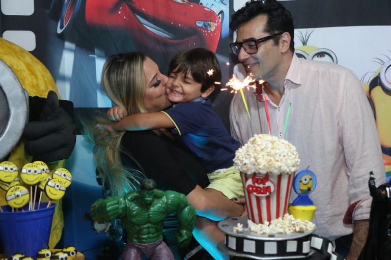 Luciano Szafir comemora o aniversário de 3 anos do caçula