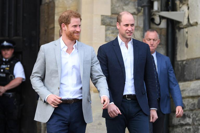 Príncipe Harry curte o dia com seu irmão, príncipe William