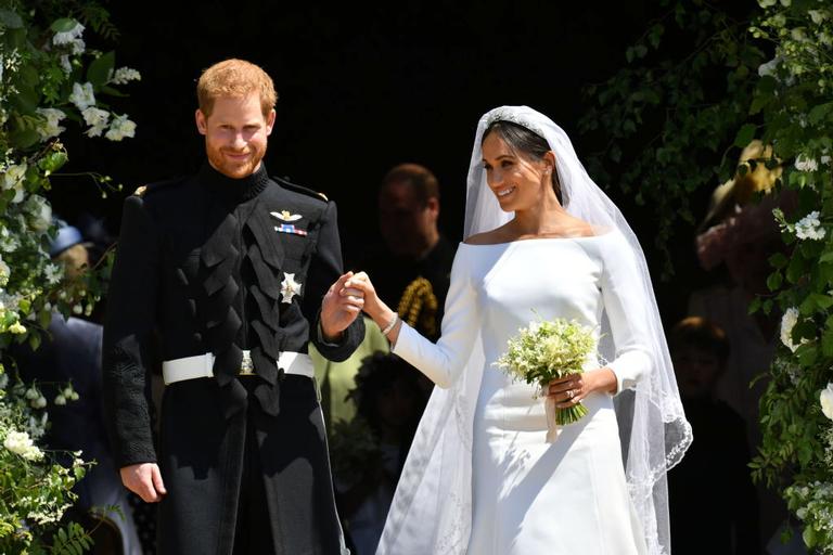 Meghan Markle e príncipe Harry estão oficialmente casados