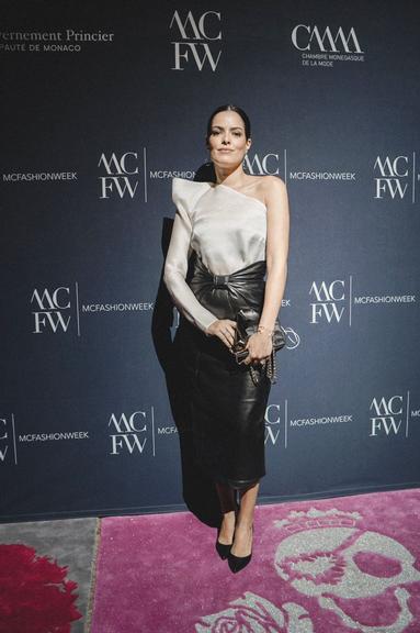 A influenciadora Mariah Bernardes na sofisticada Monte Carlo Fashion Week