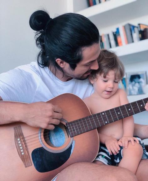 Romulo Estrela comemora aniversário de 2 anos do filho
