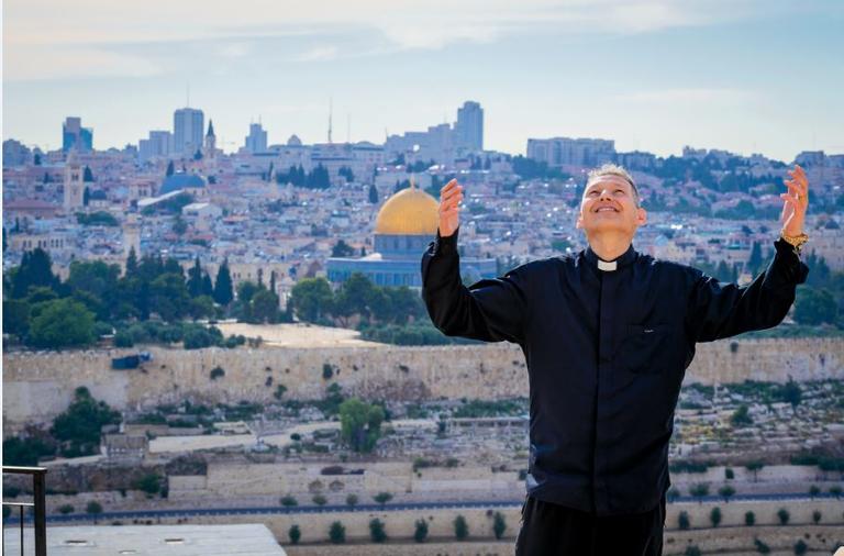 Padre Marcelo Rossi visita Jerusalém