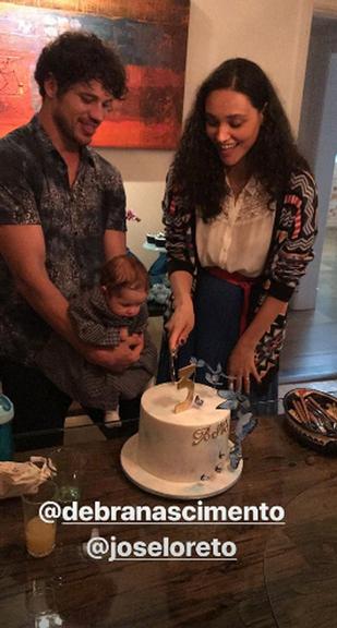Débora Nascimento e José Loreto celebram os 3 meses da filha