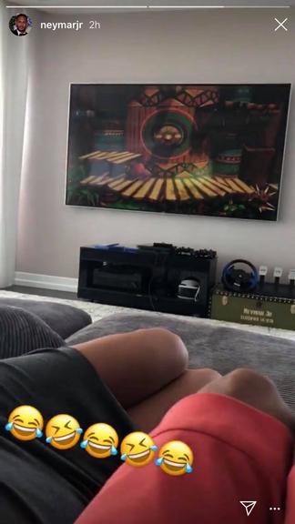 Neymar Jr. mostra Bruna Marquezine jogando 
