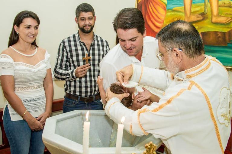 Maria Cecília e Rodolfo batizam Pedro