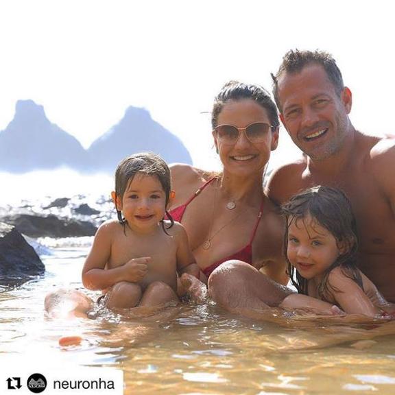 Malvino Salvador curte férias com família
